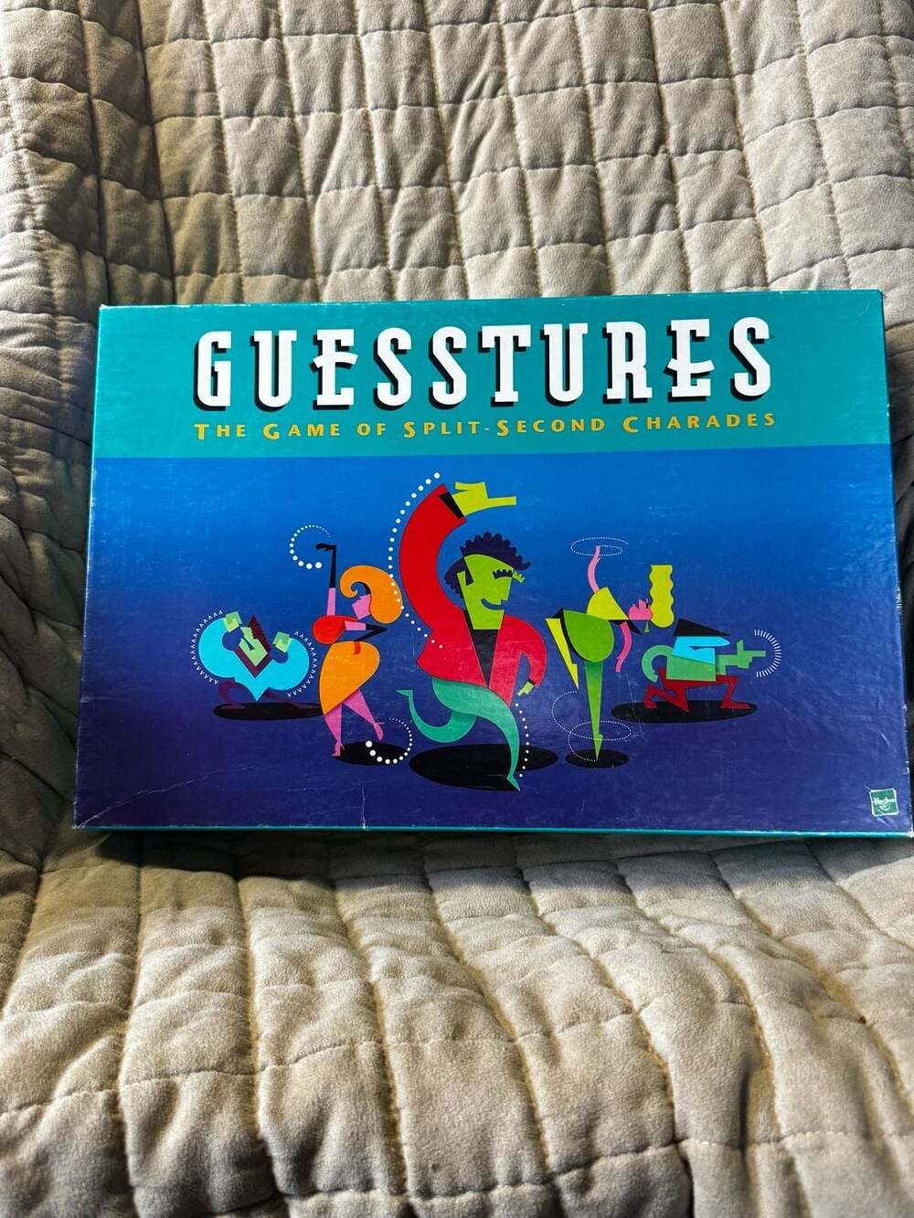 Guesstures The Game of Split Second Charades Milton Bradley Board Game 1999